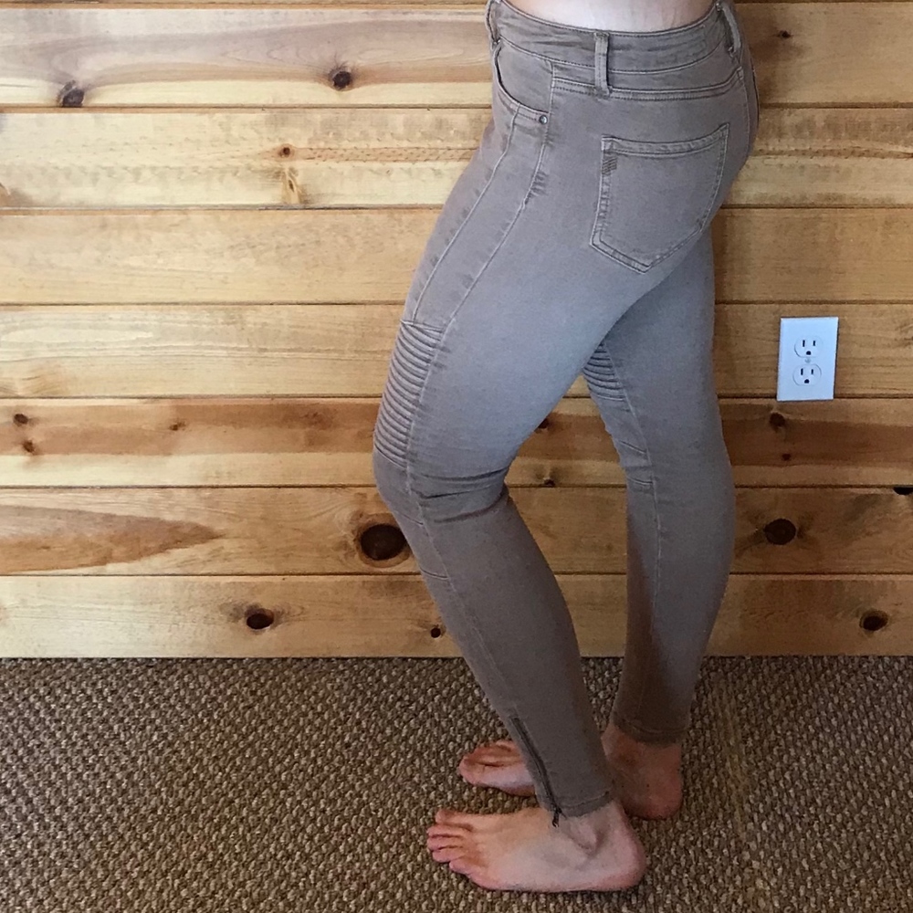 Cocoa Moto Jeans - Picture 3 of 5